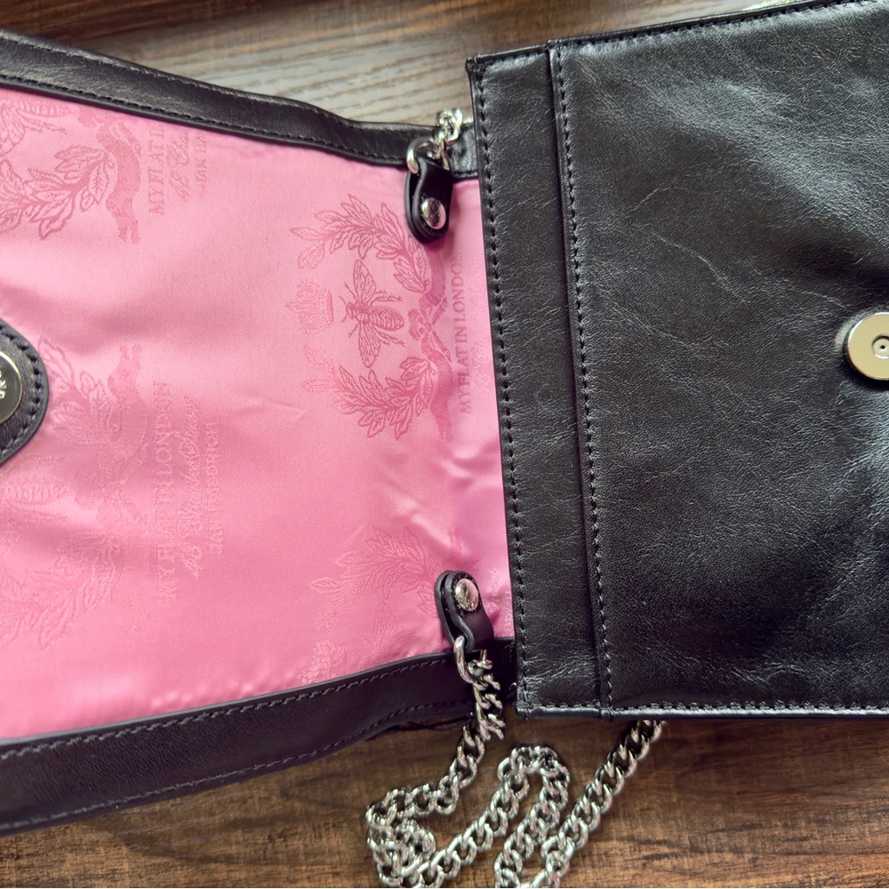 Elegant Polka Dot Handbag with Black Accents - Picture 3 of 8